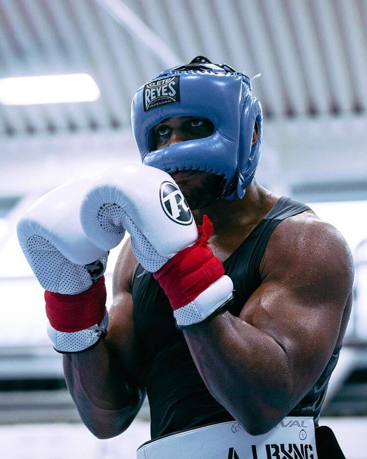 Anthony Joshua guantes Cleto Reyes